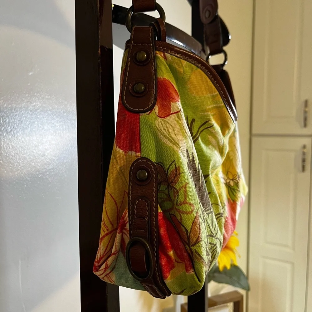 👜 Fossil Tropical Canvas Shoulder Bag 🌴 Floral Print with Brown Leather Trim